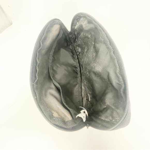 LL BEAN Unisex Black TRAVELER Travel Bag Waist Pack Crossbody 11” X 6” X 1” - Picture 4 of 5